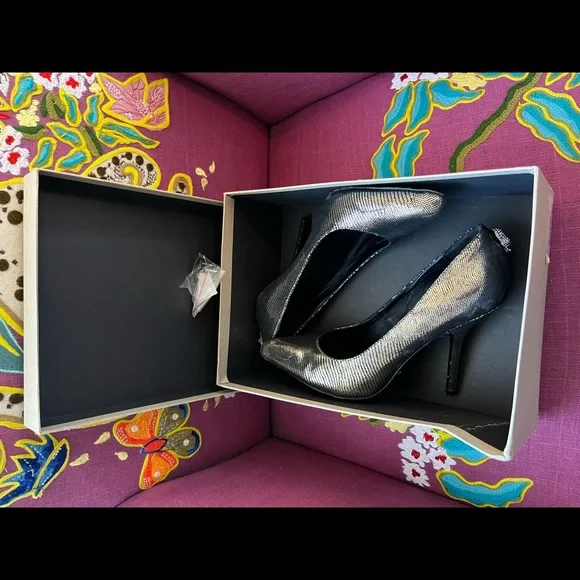 Zadig & Voltaire Gold Shoes Size 39 Women’s 9 - Picture 11 of 13